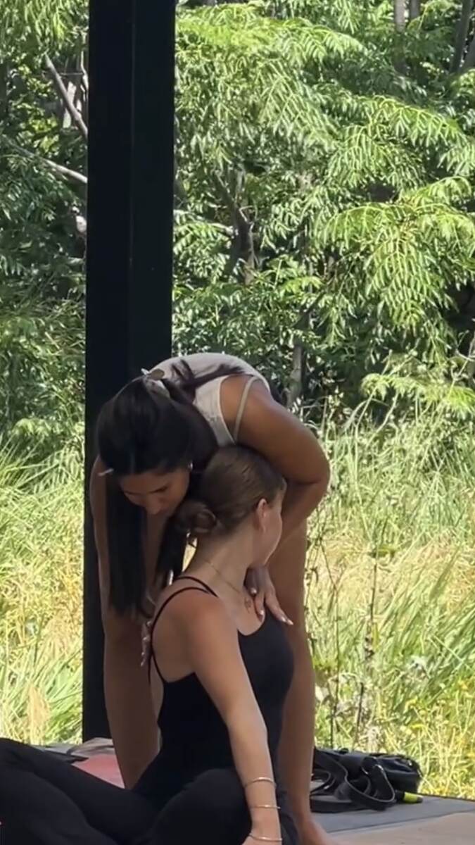 Santosha Yoga content by Citron Studio